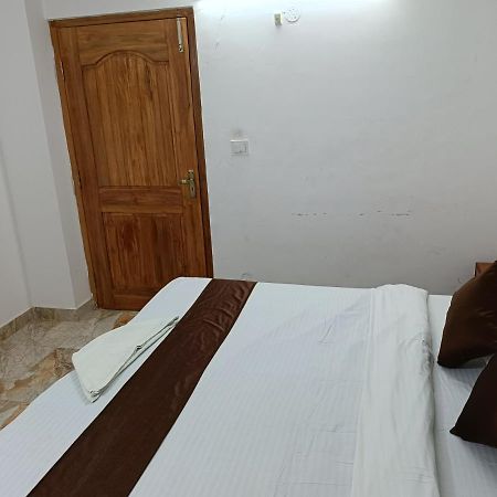 Hotel Atithi Grand Guwahati Exteriör bild