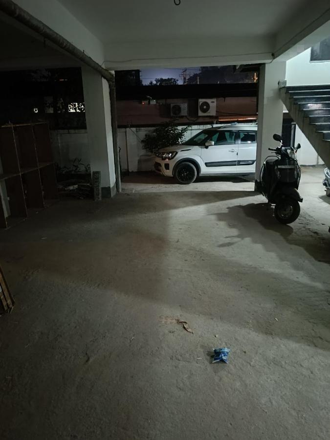 Hotel Atithi Grand Guwahati Exteriör bild