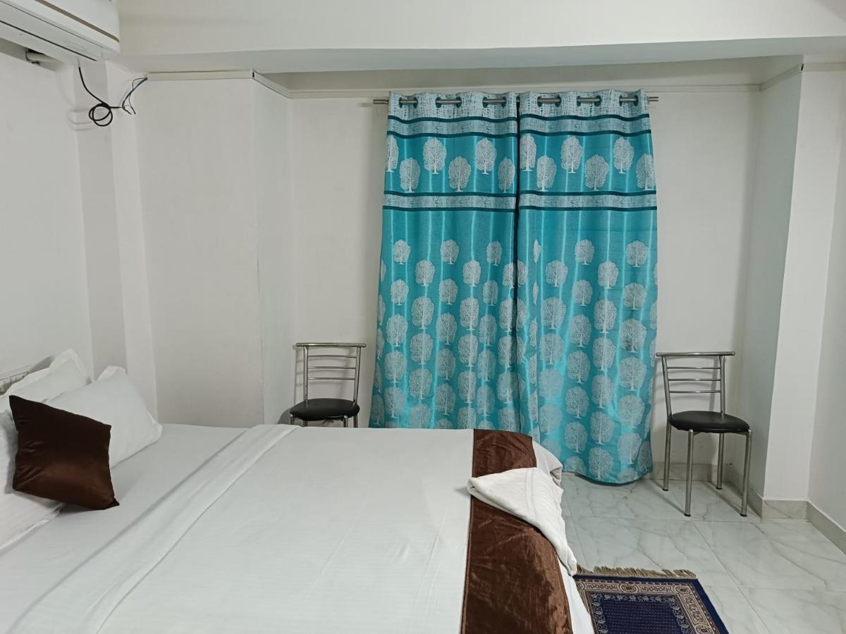 Hotel Atithi Grand Guwahati Exteriör bild