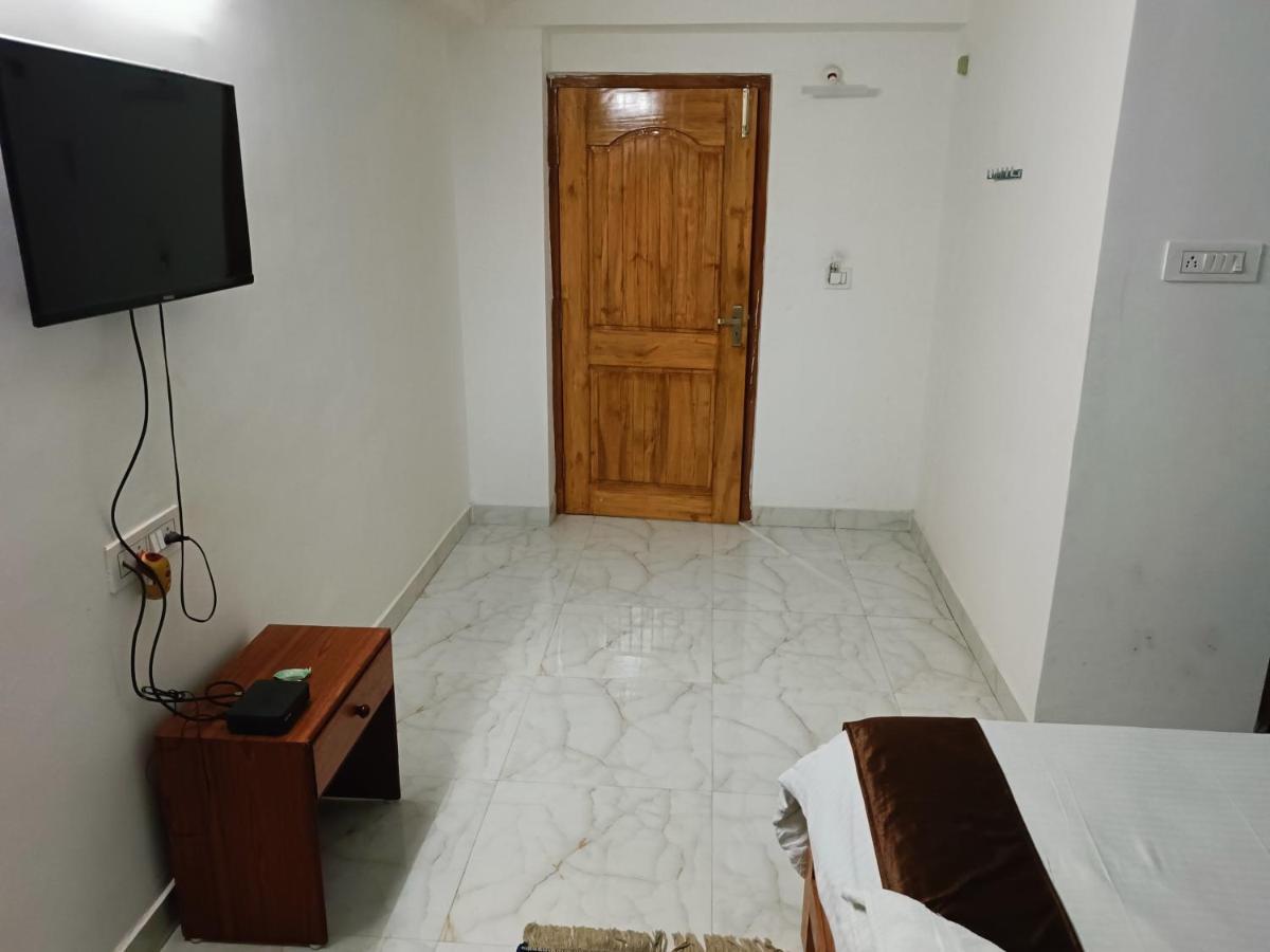 Hotel Atithi Grand Guwahati Exteriör bild