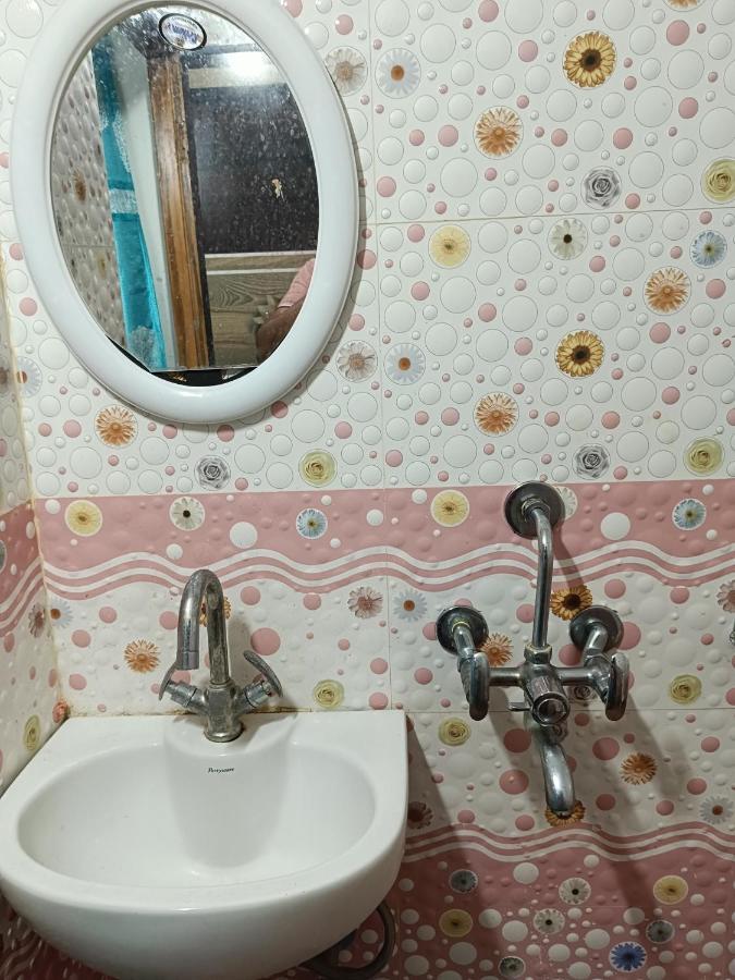Hotel Atithi Grand Guwahati Exteriör bild