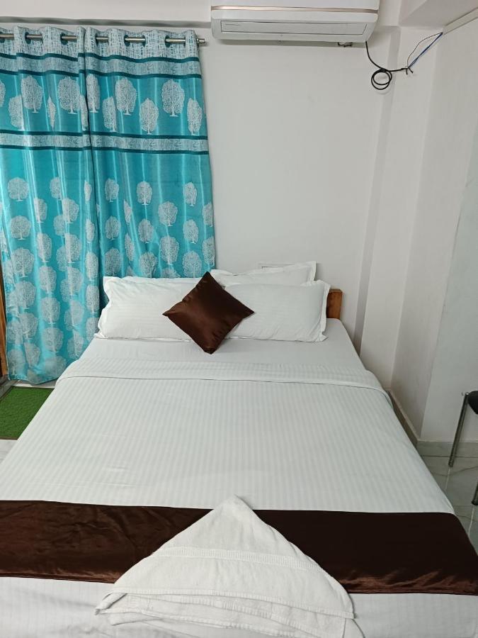 Hotel Atithi Grand Guwahati Exteriör bild