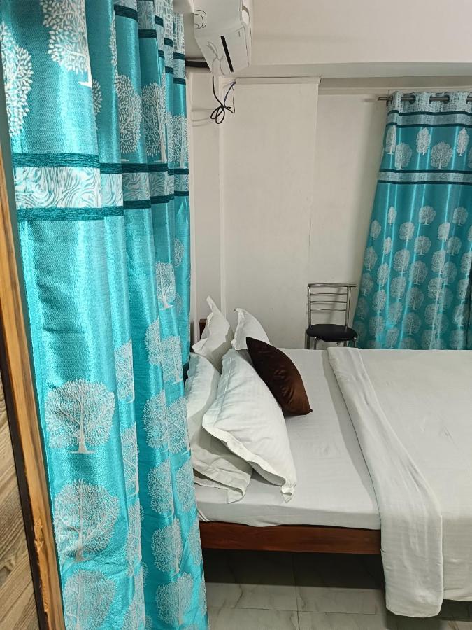 Hotel Atithi Grand Guwahati Exteriör bild