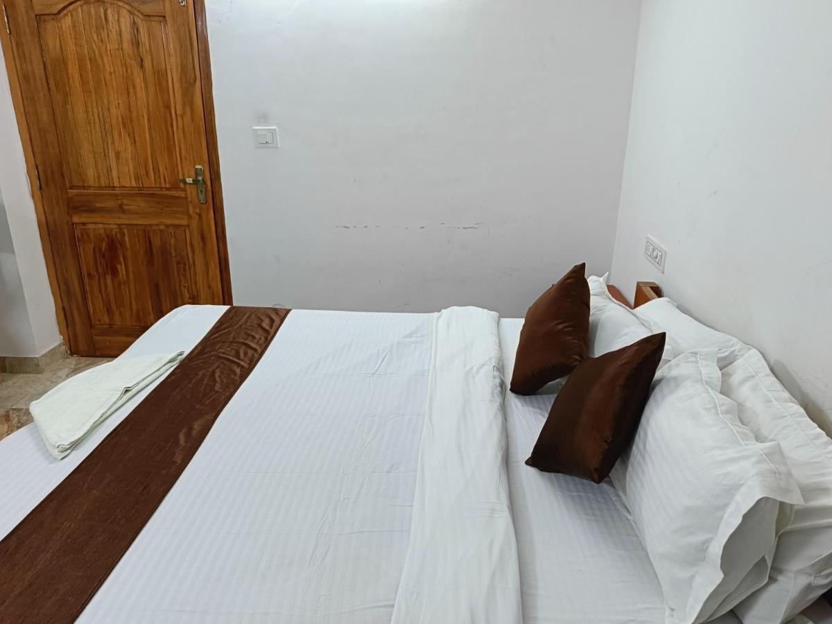 Hotel Atithi Grand Guwahati Exteriör bild