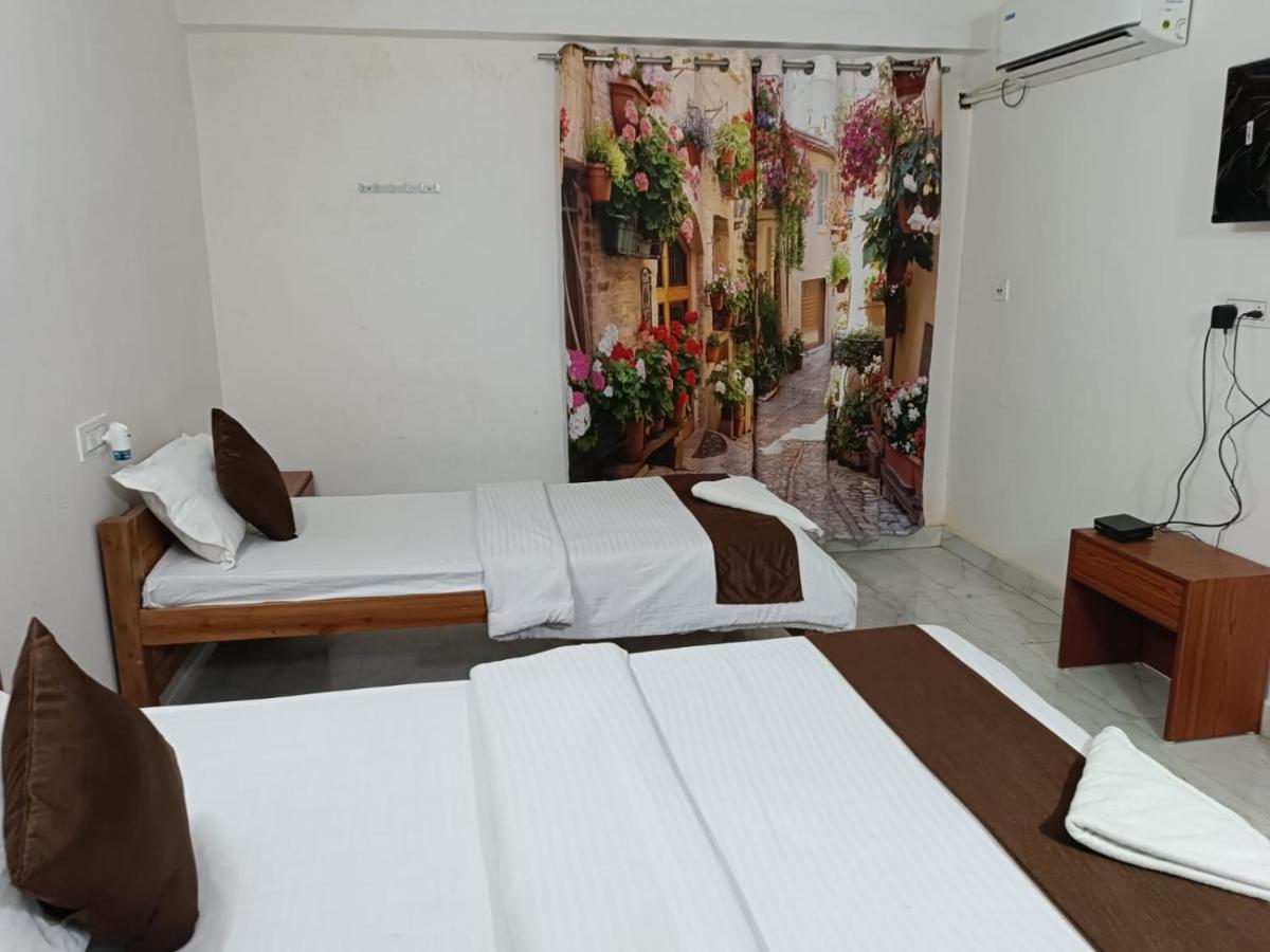 Hotel Atithi Grand Guwahati Exteriör bild